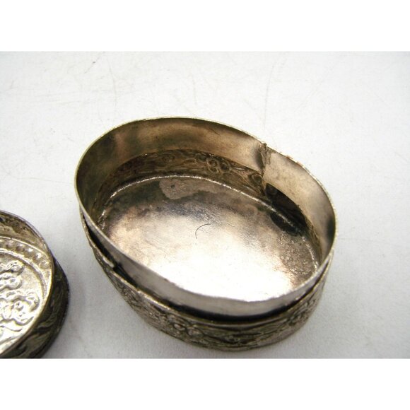 Antique Chinese Pill Box Trinket Silver Tone Floral Oval Repousse Container 40s - Picture 4 of 11